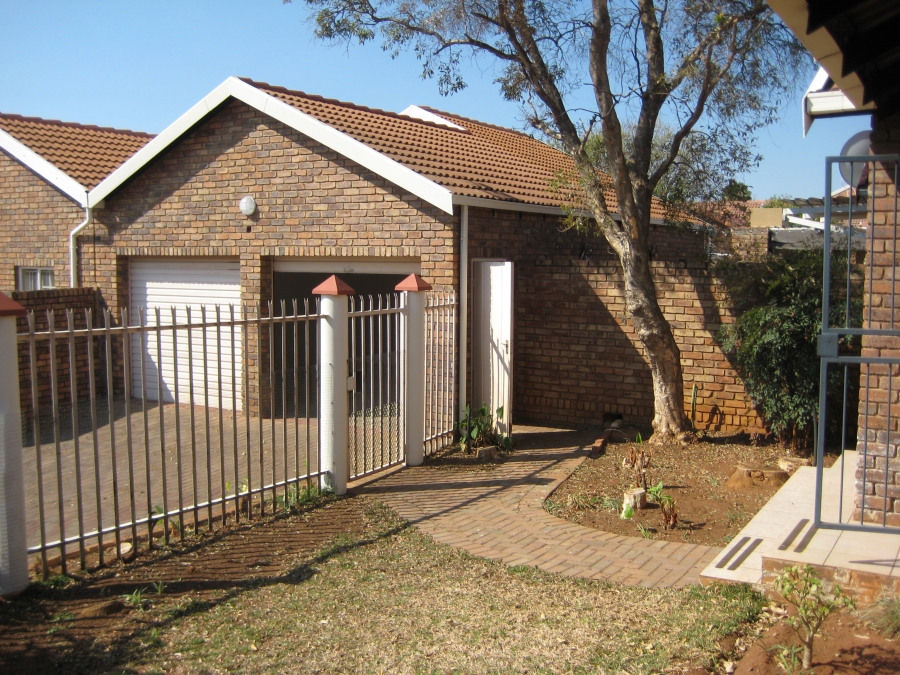3 Bedroom Property for Sale in Magalieskruin Gauteng