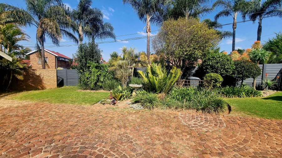 3 Bedroom Property for Sale in Erasmuskloof Gauteng