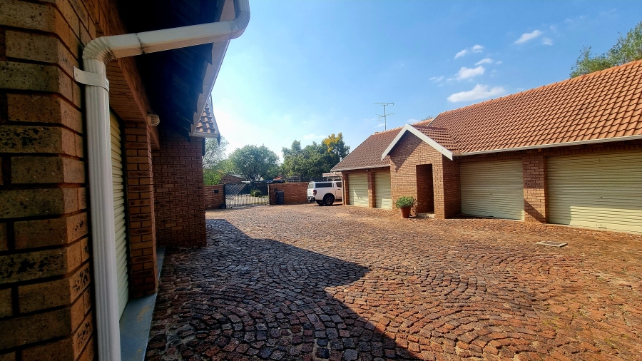 3 Bedroom Property for Sale in Erasmuskloof Gauteng