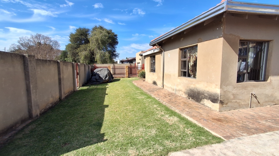 To Let 3 Bedroom Property for Rent in Dunnottar Gauteng