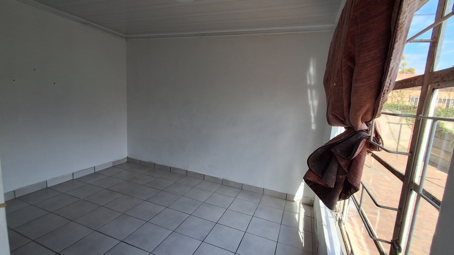 To Let 1 Bedroom Property for Rent in Dunnottar Gauteng