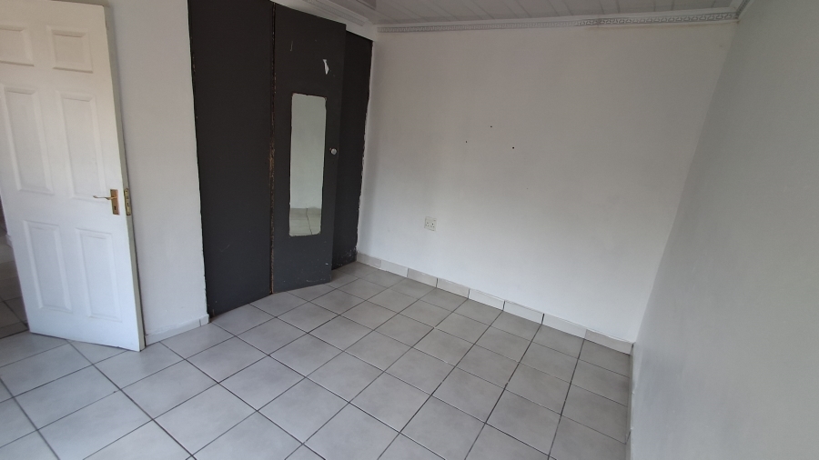 To Let 1 Bedroom Property for Rent in Dunnottar Gauteng