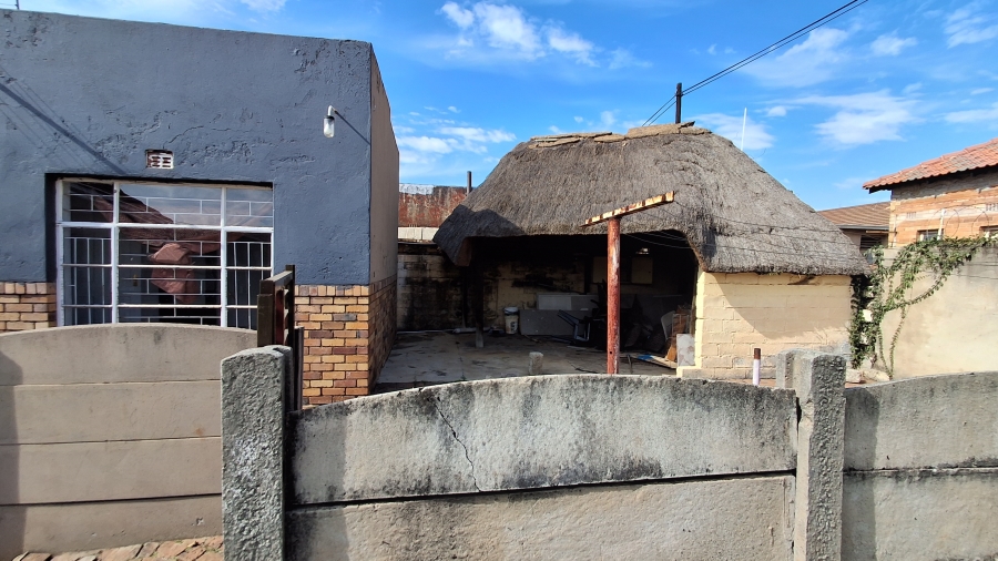 To Let 1 Bedroom Property for Rent in Dunnottar Gauteng