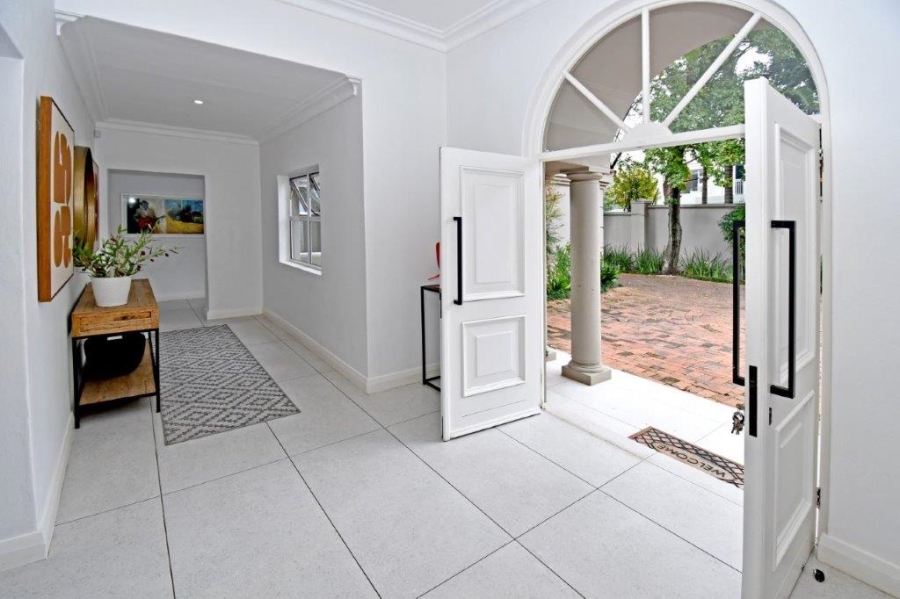 To Let 4 Bedroom Property for Rent in Atholl Gauteng