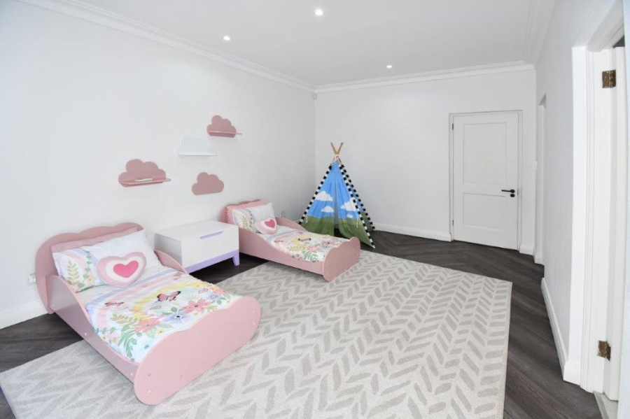 To Let 4 Bedroom Property for Rent in Atholl Gauteng