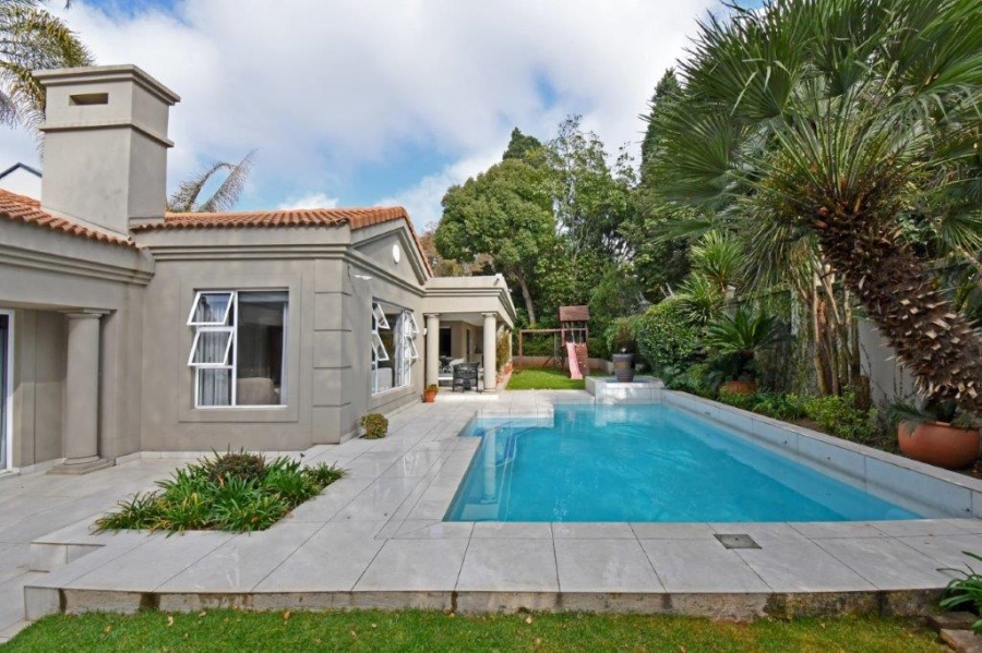 To Let 4 Bedroom Property for Rent in Atholl Gauteng
