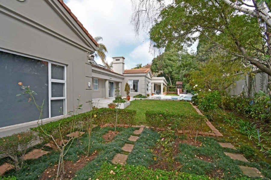 To Let 4 Bedroom Property for Rent in Atholl Gauteng