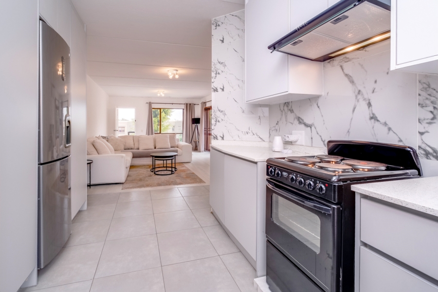 2 Bedroom Property for Sale in Magaliessig Gauteng