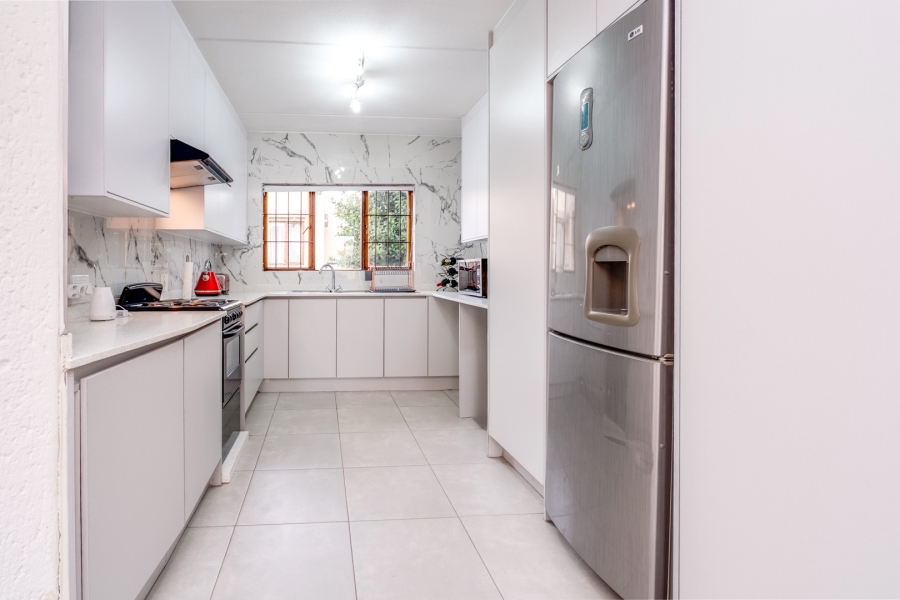 2 Bedroom Property for Sale in Magaliessig Gauteng