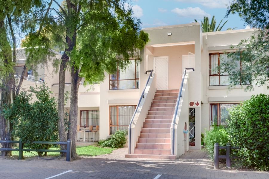 2 Bedroom Property for Sale in Magaliessig Gauteng
