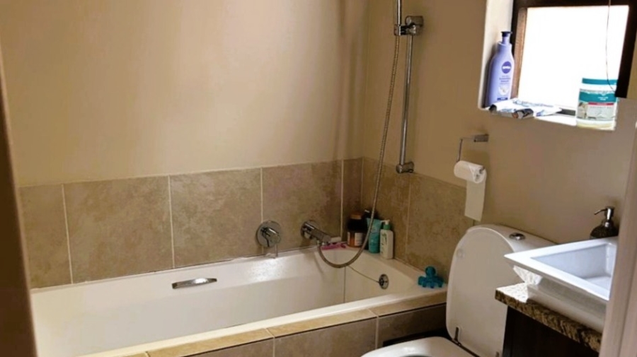 1 Bedroom Property for Sale in Fourways Gauteng