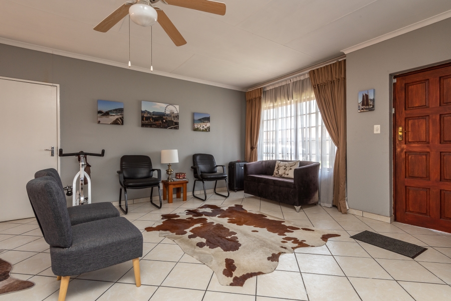 To Let 3 Bedroom Property for Rent in New Market Gauteng