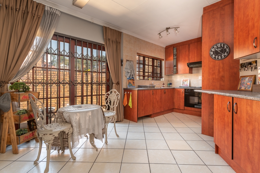 To Let 3 Bedroom Property for Rent in New Market Gauteng