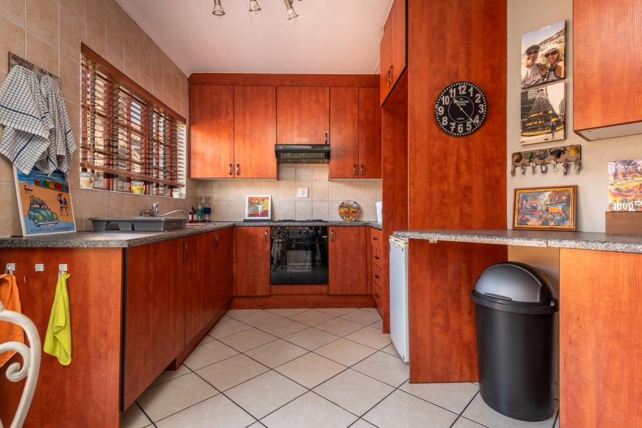To Let 3 Bedroom Property for Rent in New Market Gauteng