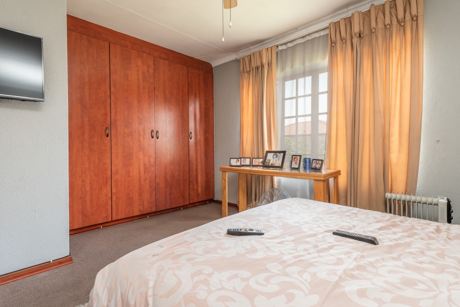 To Let 3 Bedroom Property for Rent in New Market Gauteng