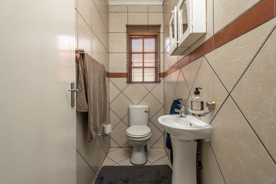 To Let 3 Bedroom Property for Rent in New Market Gauteng