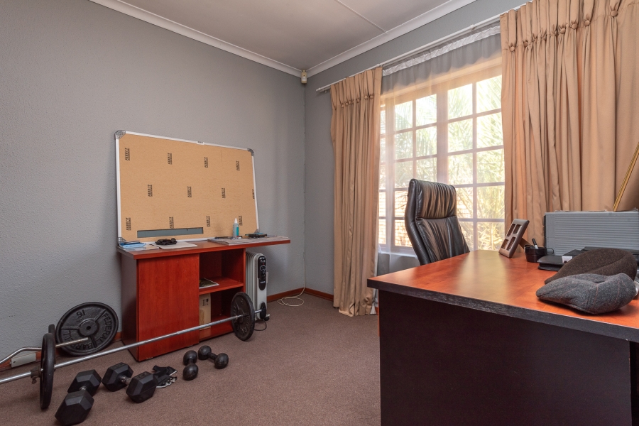 To Let 3 Bedroom Property for Rent in New Market Gauteng