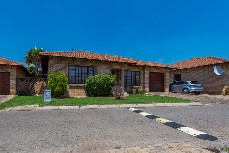 To Let 3 Bedroom Property for Rent in New Market Gauteng