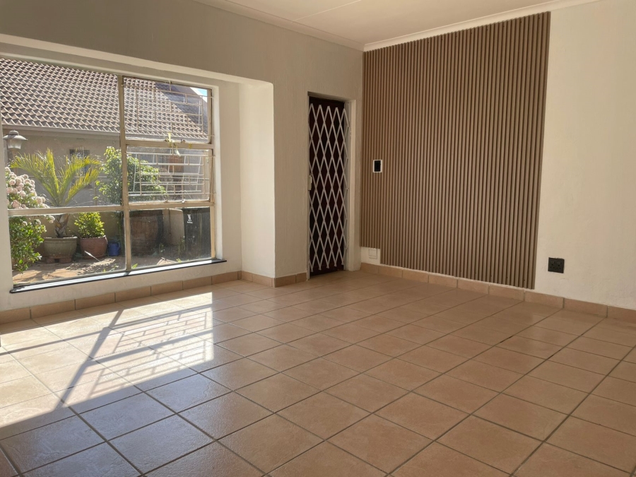2 Bedroom Property for Sale in Birchleigh North Gauteng