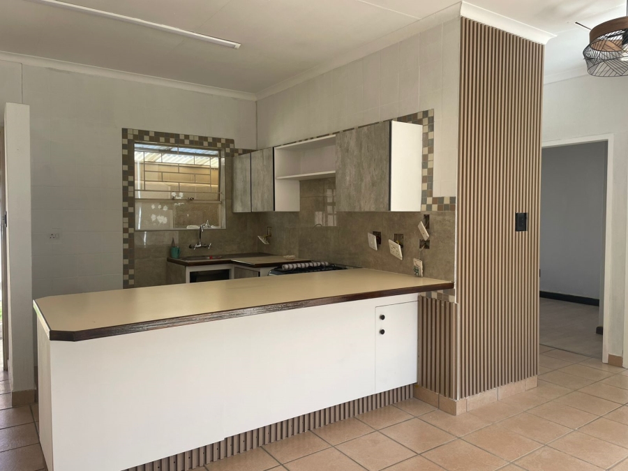 2 Bedroom Property for Sale in Birchleigh North Gauteng