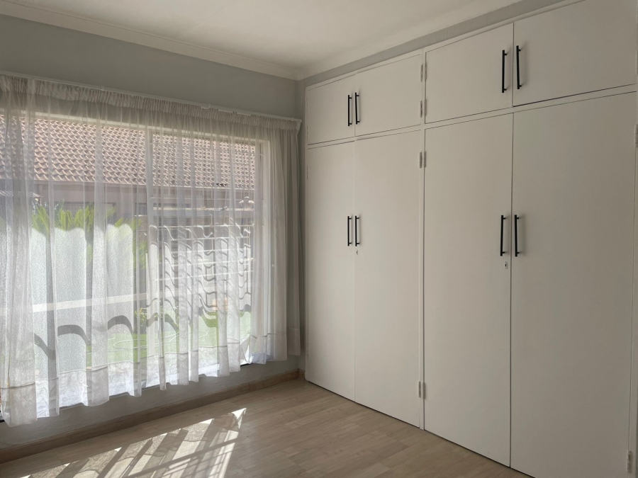 2 Bedroom Property for Sale in Birchleigh North Gauteng