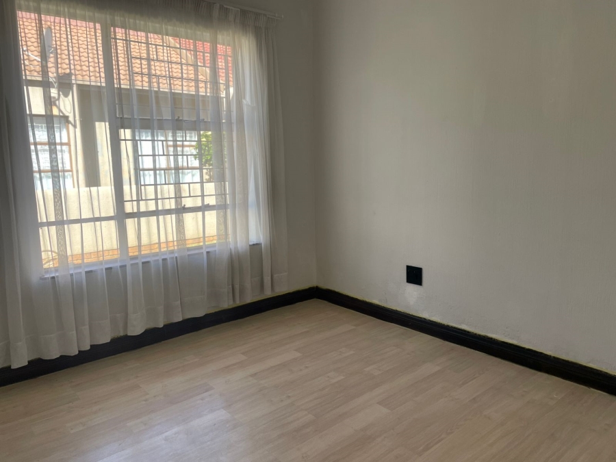 2 Bedroom Property for Sale in Birchleigh North Gauteng