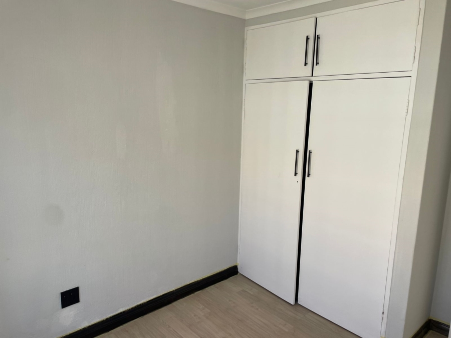 2 Bedroom Property for Sale in Birchleigh North Gauteng