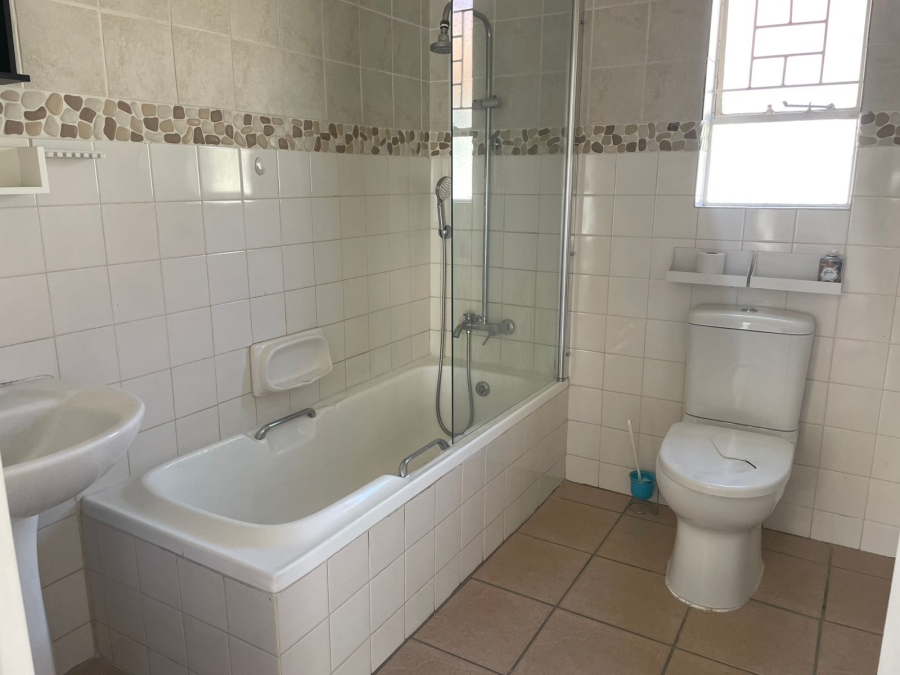 2 Bedroom Property for Sale in Birchleigh North Gauteng