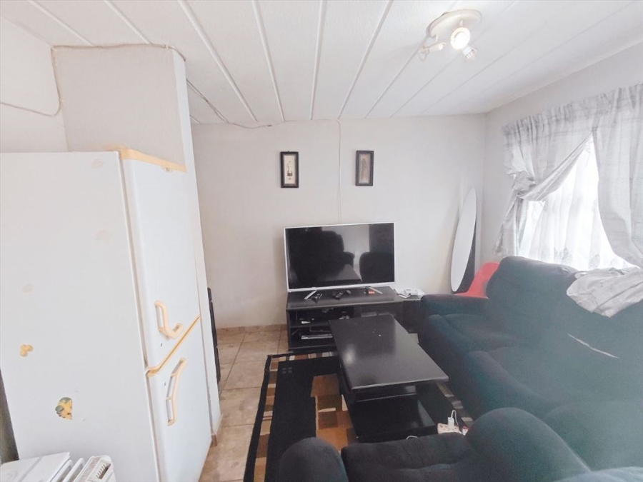 2 Bedroom Property for Sale in Glen Marais Gauteng