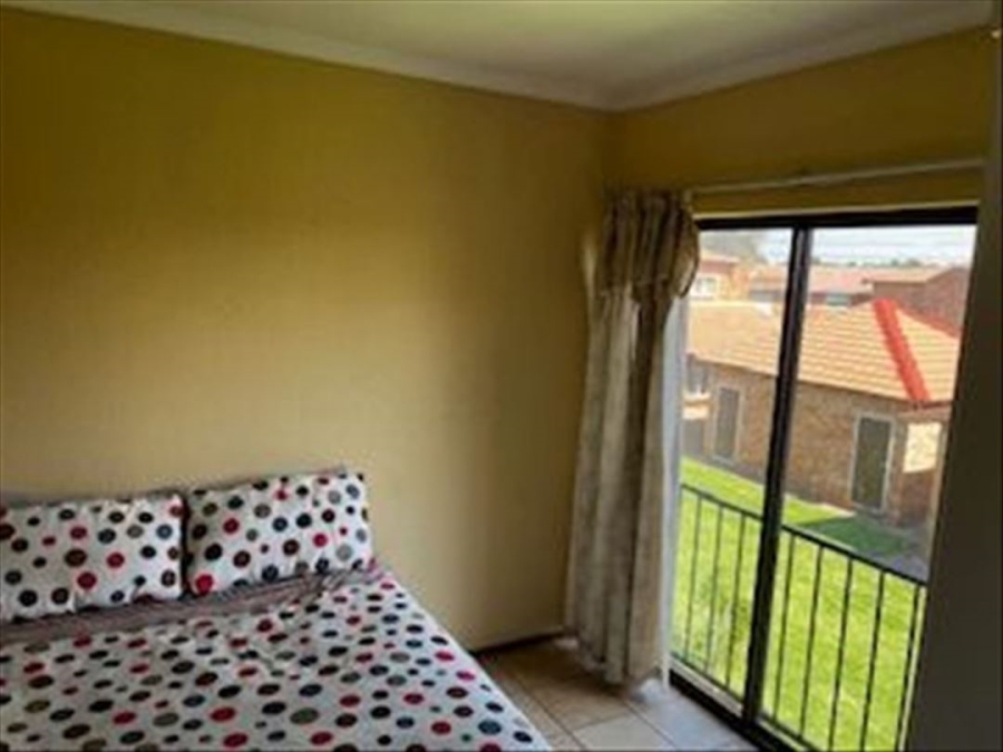 2 Bedroom Property for Sale in Edleen Gauteng