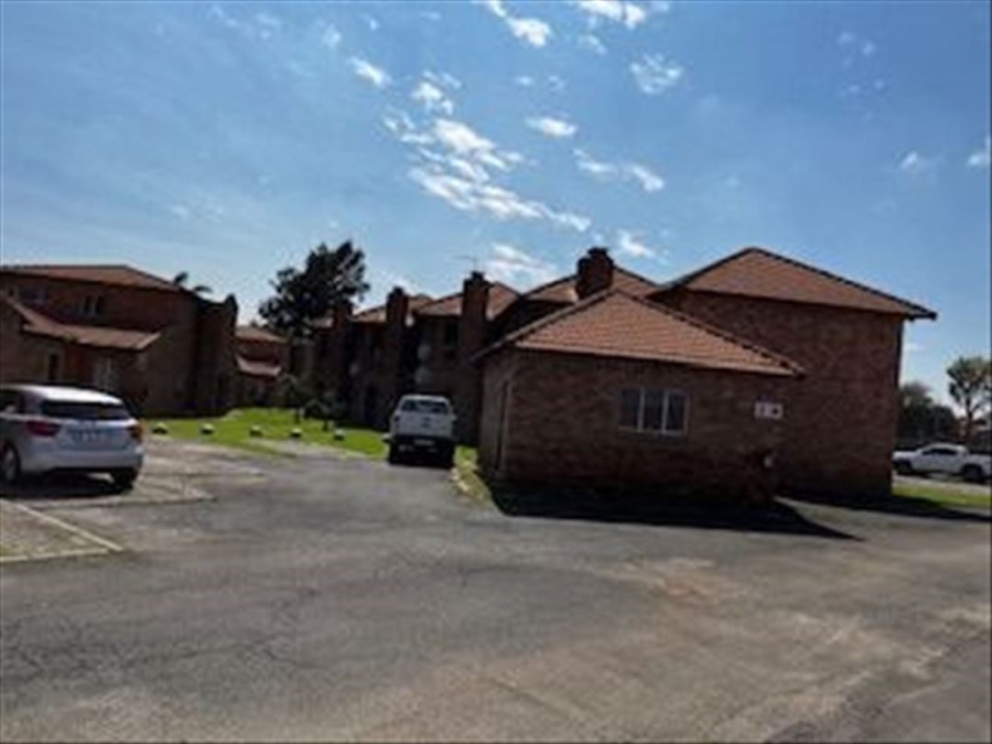2 Bedroom Property for Sale in Edleen Gauteng
