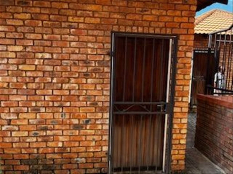 2 Bedroom Property for Sale in Edleen Gauteng