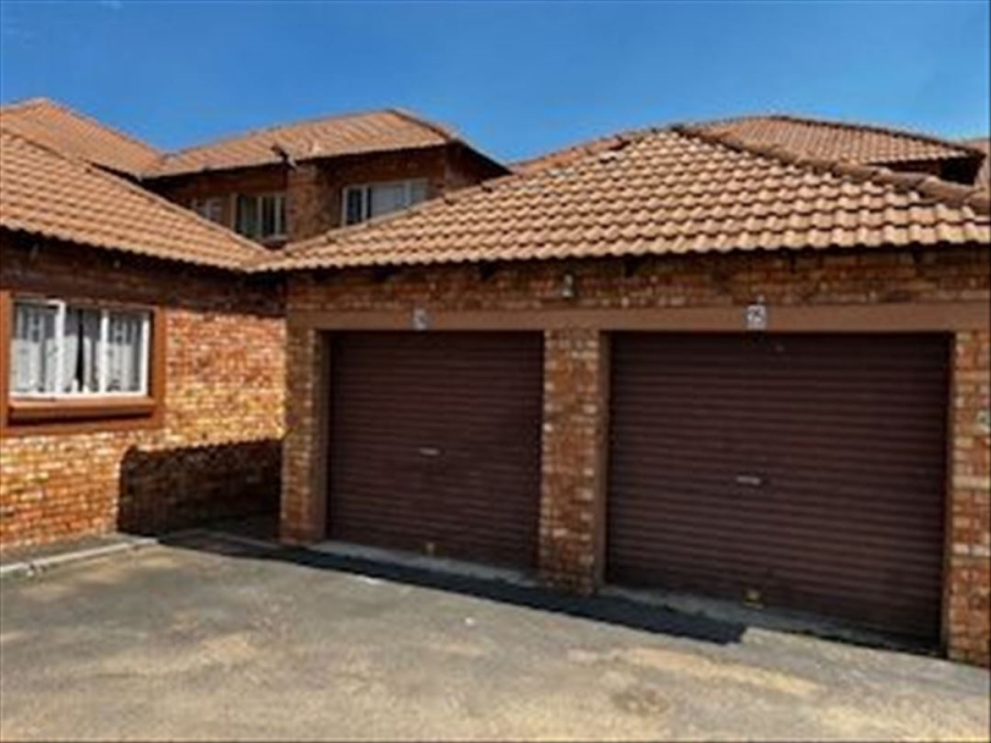 2 Bedroom Property for Sale in Edleen Gauteng