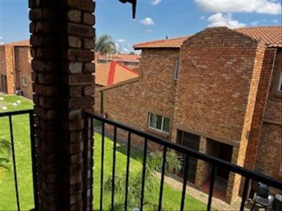 2 Bedroom Property for Sale in Edleen Gauteng
