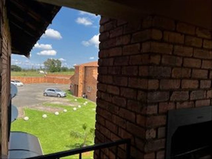 2 Bedroom Property for Sale in Edleen Gauteng
