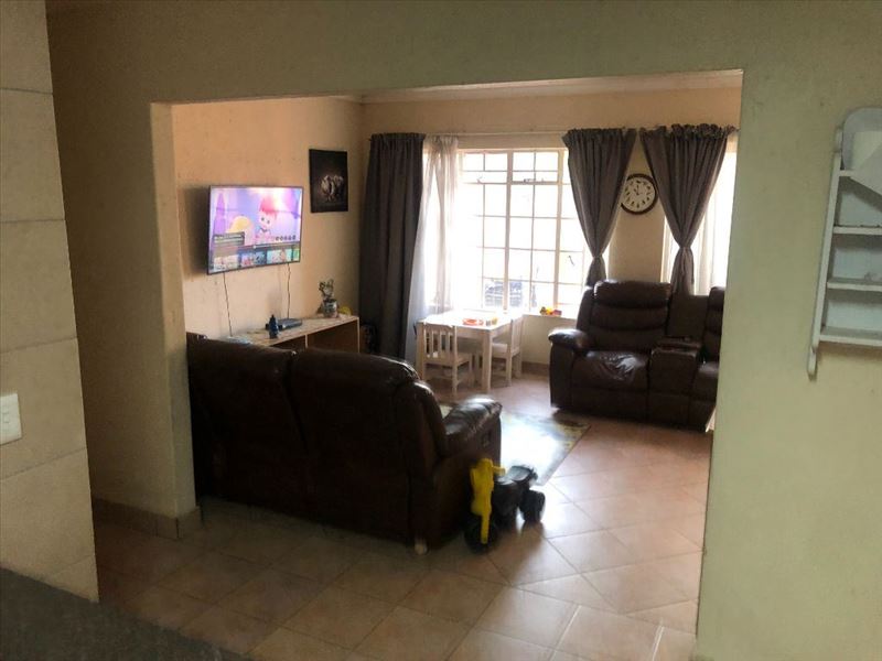 4 Bedroom Property for Sale in Glen Marais Gauteng