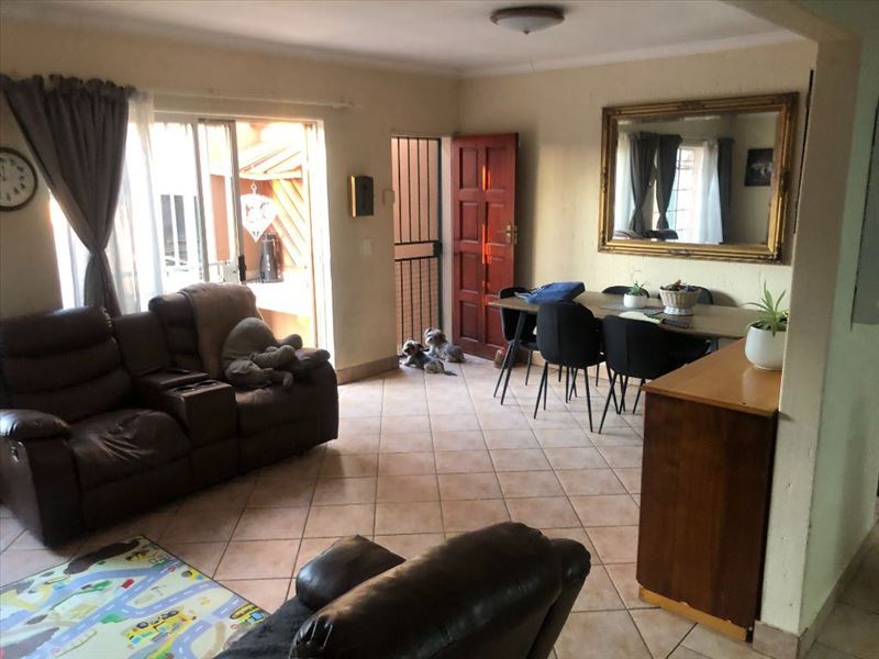 4 Bedroom Property for Sale in Glen Marais Gauteng
