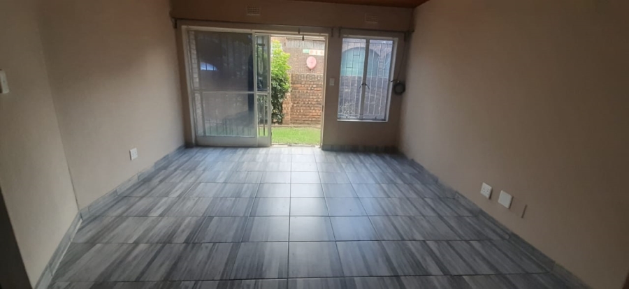 3 Bedroom Property for Sale in Birchleigh Gauteng