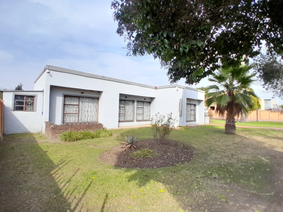 3 Bedroom Property for Sale in Bedworth Park Gauteng