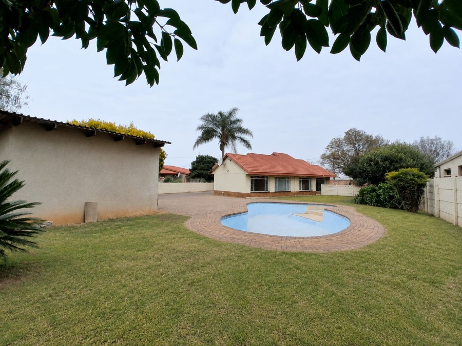 3 Bedroom Property for Sale in Sonland Park Gauteng