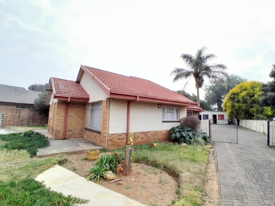 3 Bedroom Property for Sale in Sonland Park Gauteng