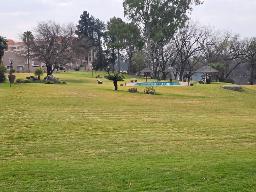 2 Bedroom Property for Sale in Peacehaven Gauteng