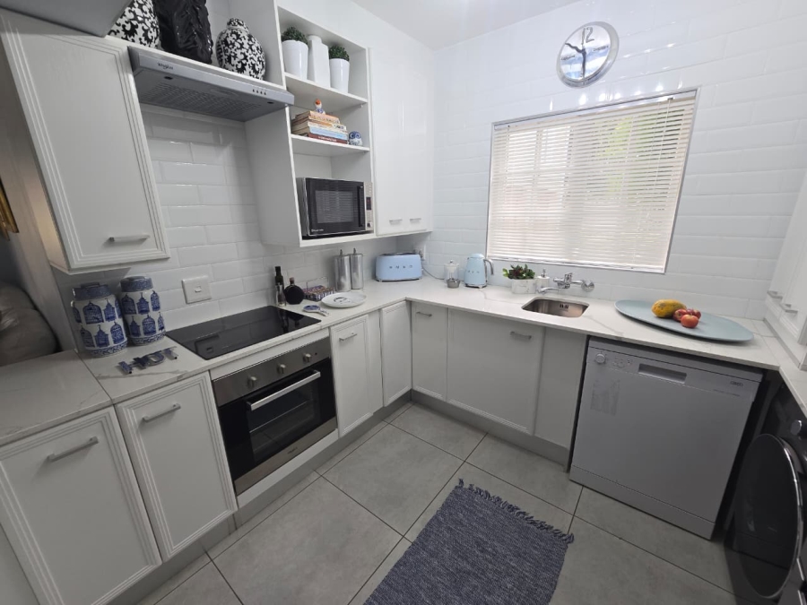 2 Bedroom Property for Sale in Peacehaven Gauteng