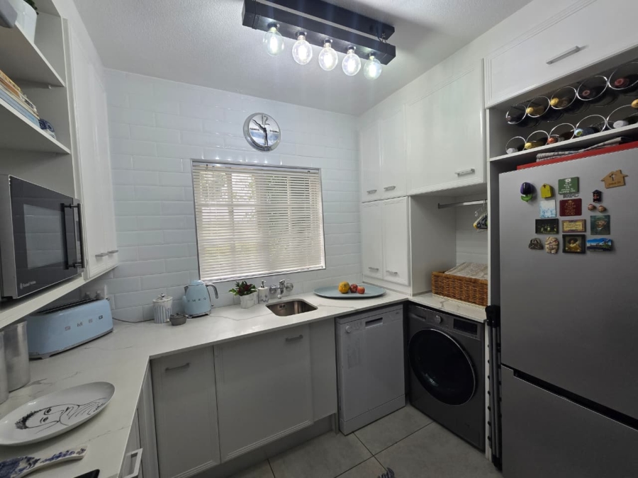 2 Bedroom Property for Sale in Peacehaven Gauteng