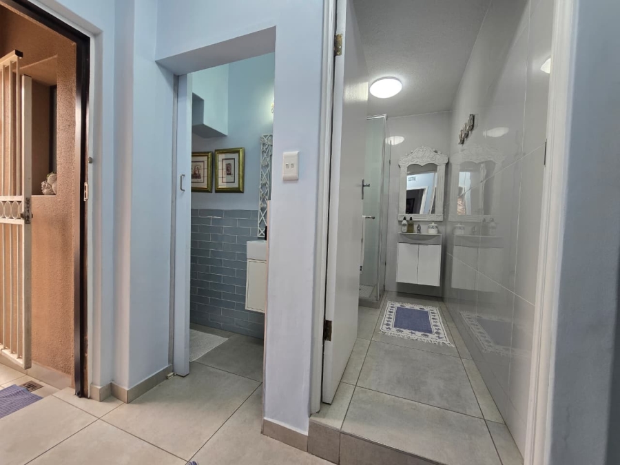 2 Bedroom Property for Sale in Peacehaven Gauteng