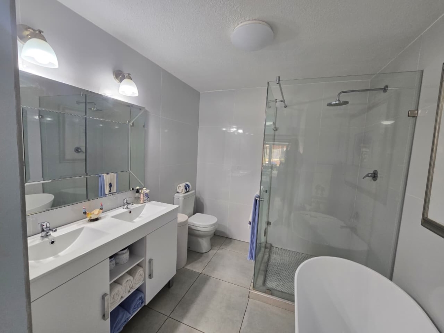 2 Bedroom Property for Sale in Peacehaven Gauteng