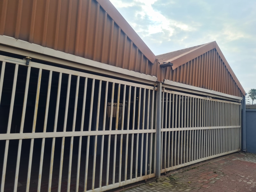 3 Bedroom Property for Sale in Vanderbijlpark SE 6 Gauteng