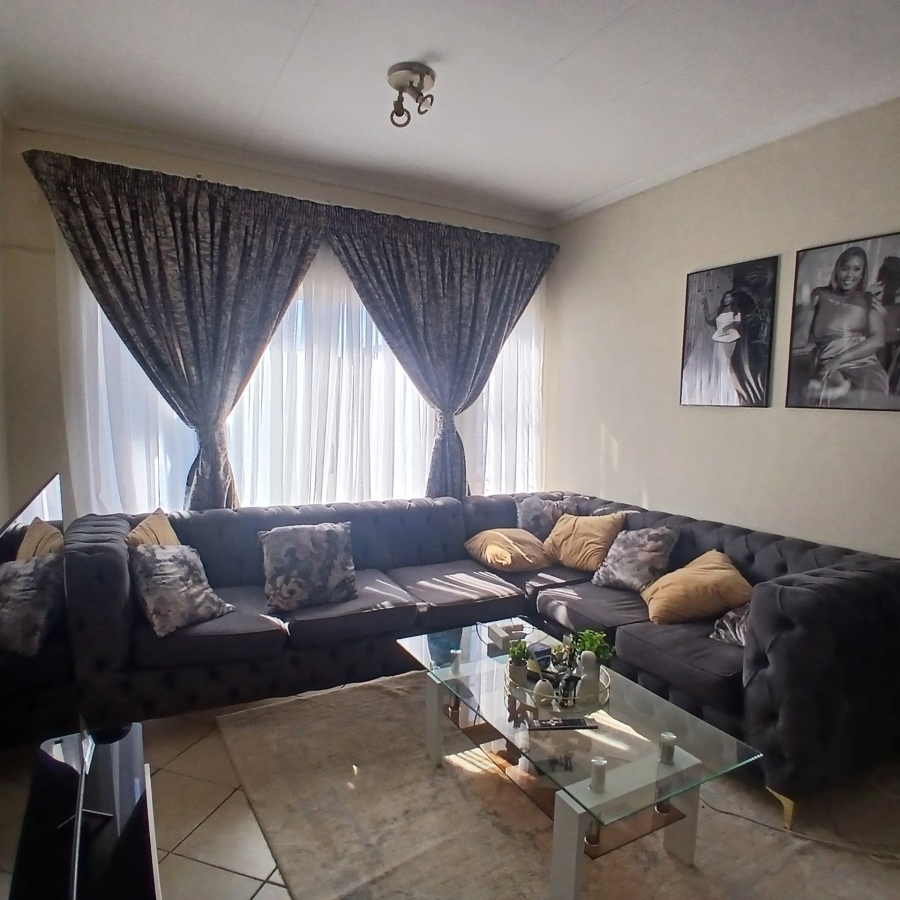 2 Bedroom Property for Sale in The Orchards Gauteng