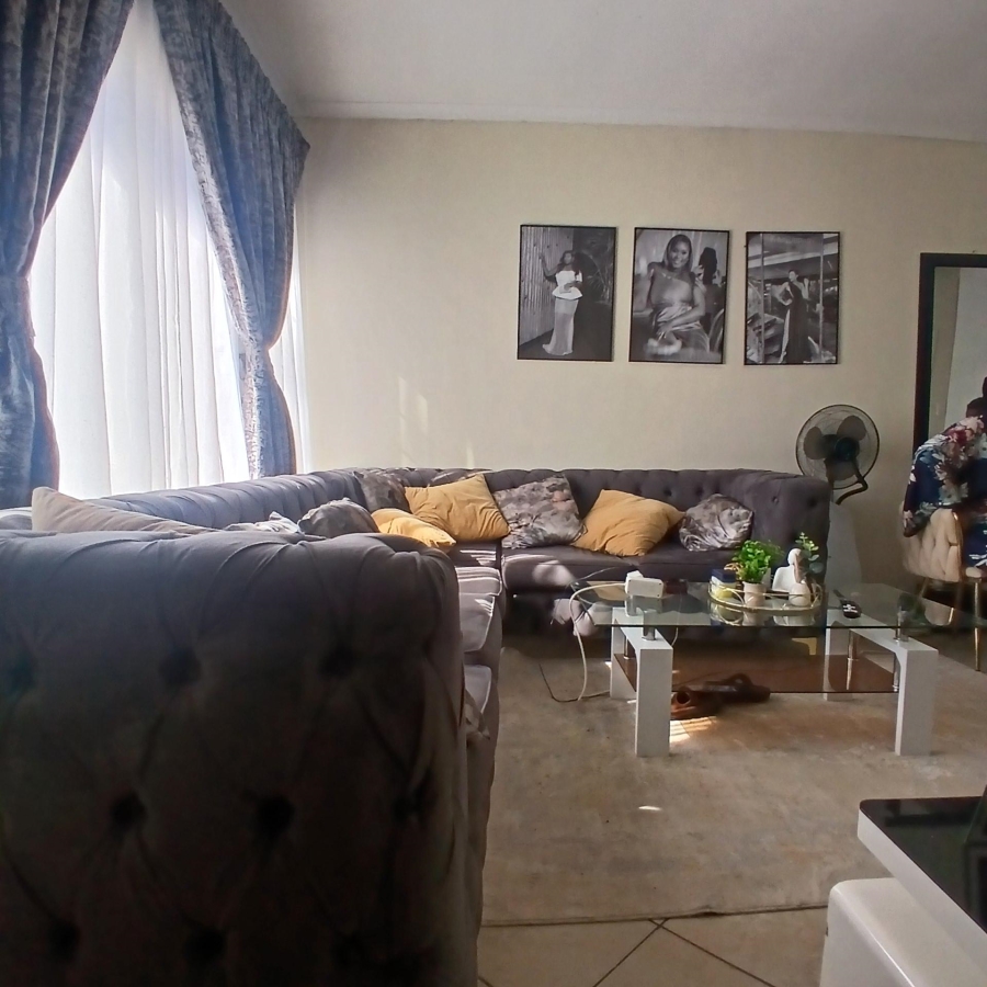 2 Bedroom Property for Sale in The Orchards Gauteng
