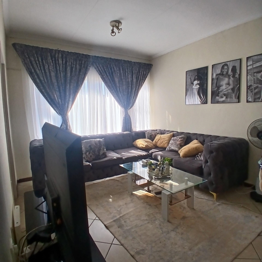 2 Bedroom Property for Sale in The Orchards Gauteng